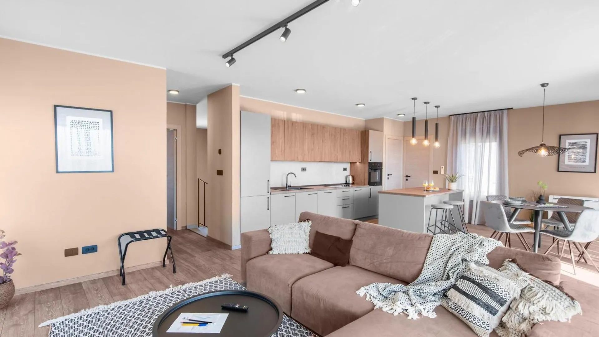 Villa Penthouse Apartment With Bubble Bath 卡里高多
